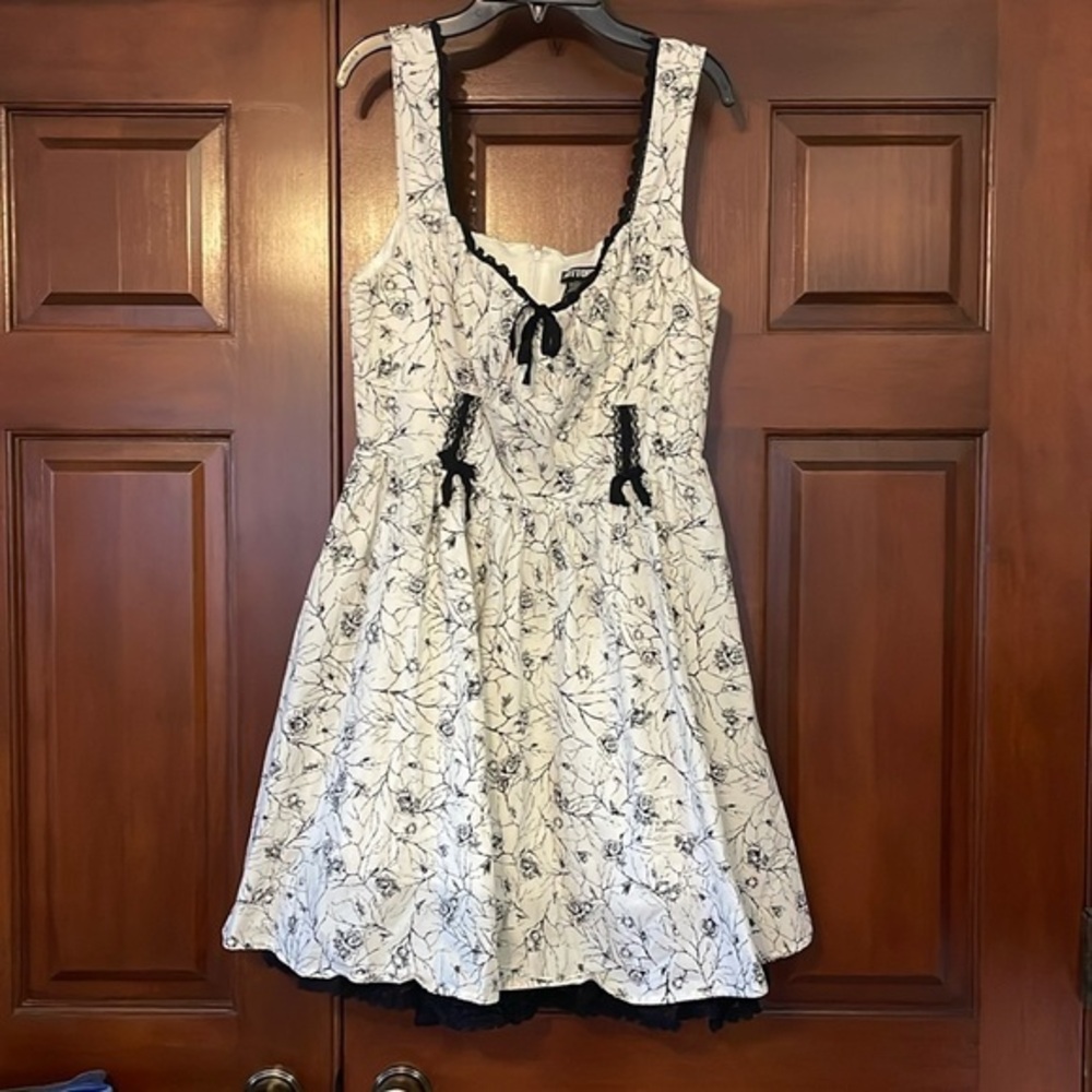 Hot Topic fit and flare dress size XL
